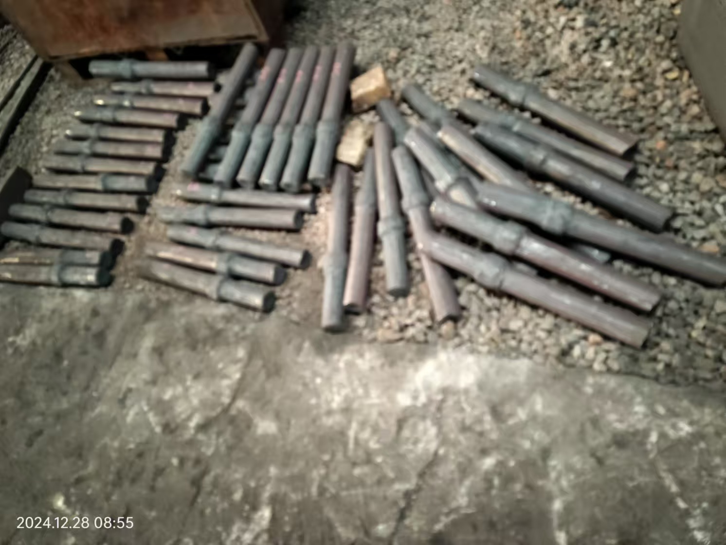 Ano ang pagkakaiba sa pagitan ng mga proseso ng paghahagis at pag -alis ng mga martilyo ng pandurog?