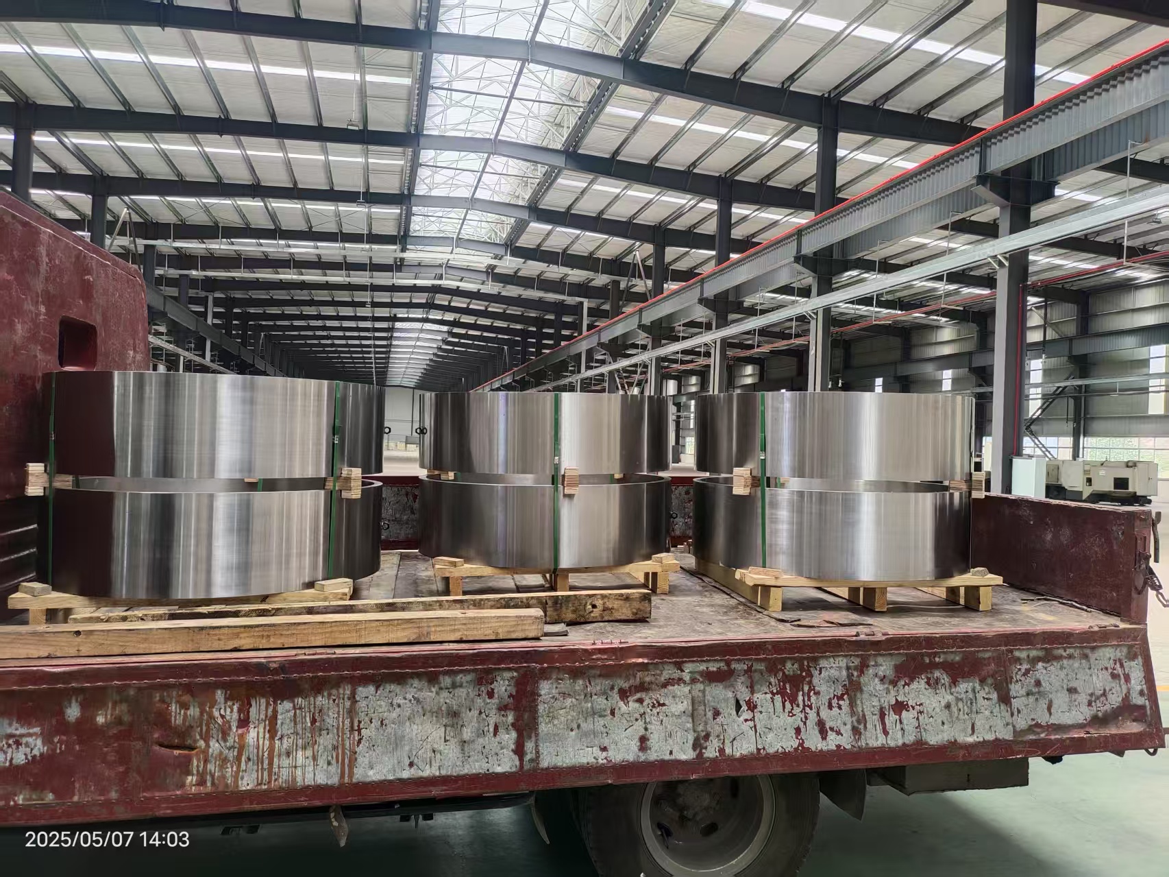 Anong uri ng mga mekanikal na kagamitan ang pagpapatawad ang mga guwang na axle front axle fint para sa?